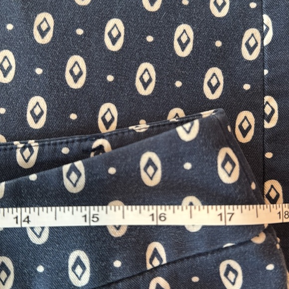 LOFT Capri Pants - Picture 6 of 6